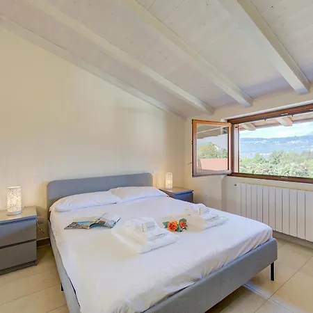 Del Lago: Maggiore With Shared Pool - Happy Laveno-Mombello