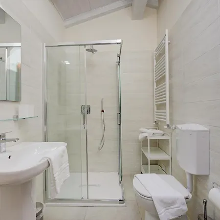 Del Lago: Maggiore With Shared Pool - Happy *