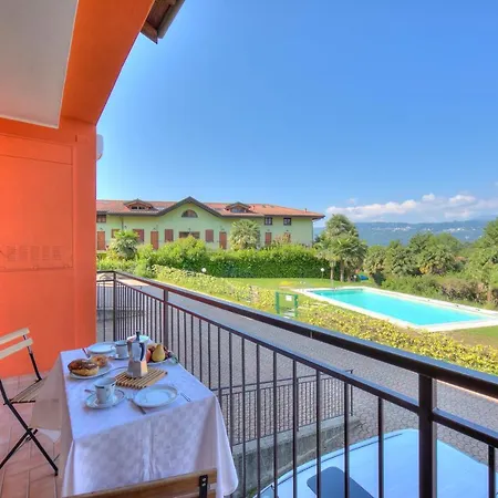 Del Lago: Maggiore With Shared Pool - Happy Vakantiehuis Laveno