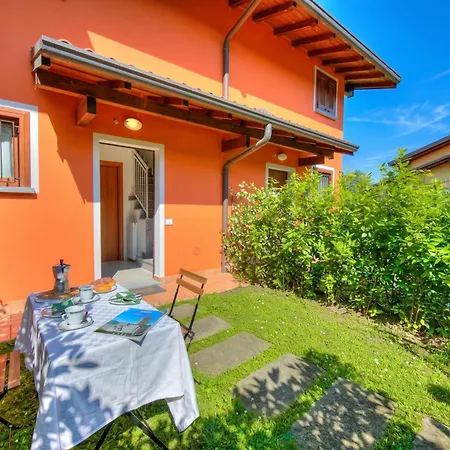 Vakantiehuis Del Lago: Maggiore With Shared Pool - Happy Laveno