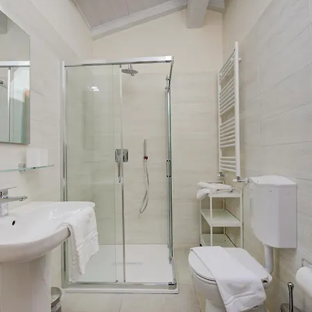 Del - Happy * Laveno